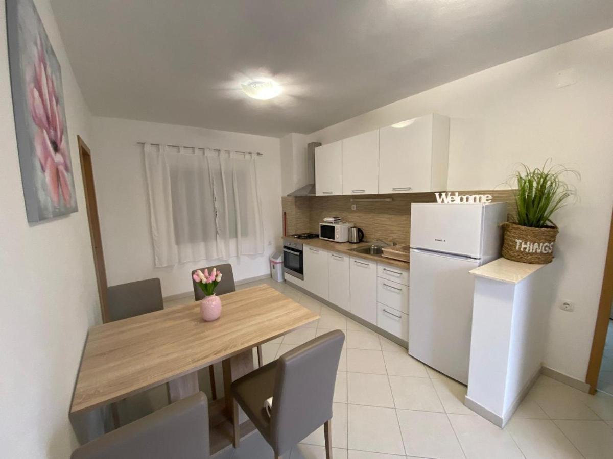 Apartman Nina Posedarje Exterior foto
